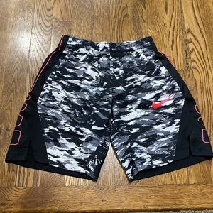 Nike Elite Girls Basketball Shorts Size M